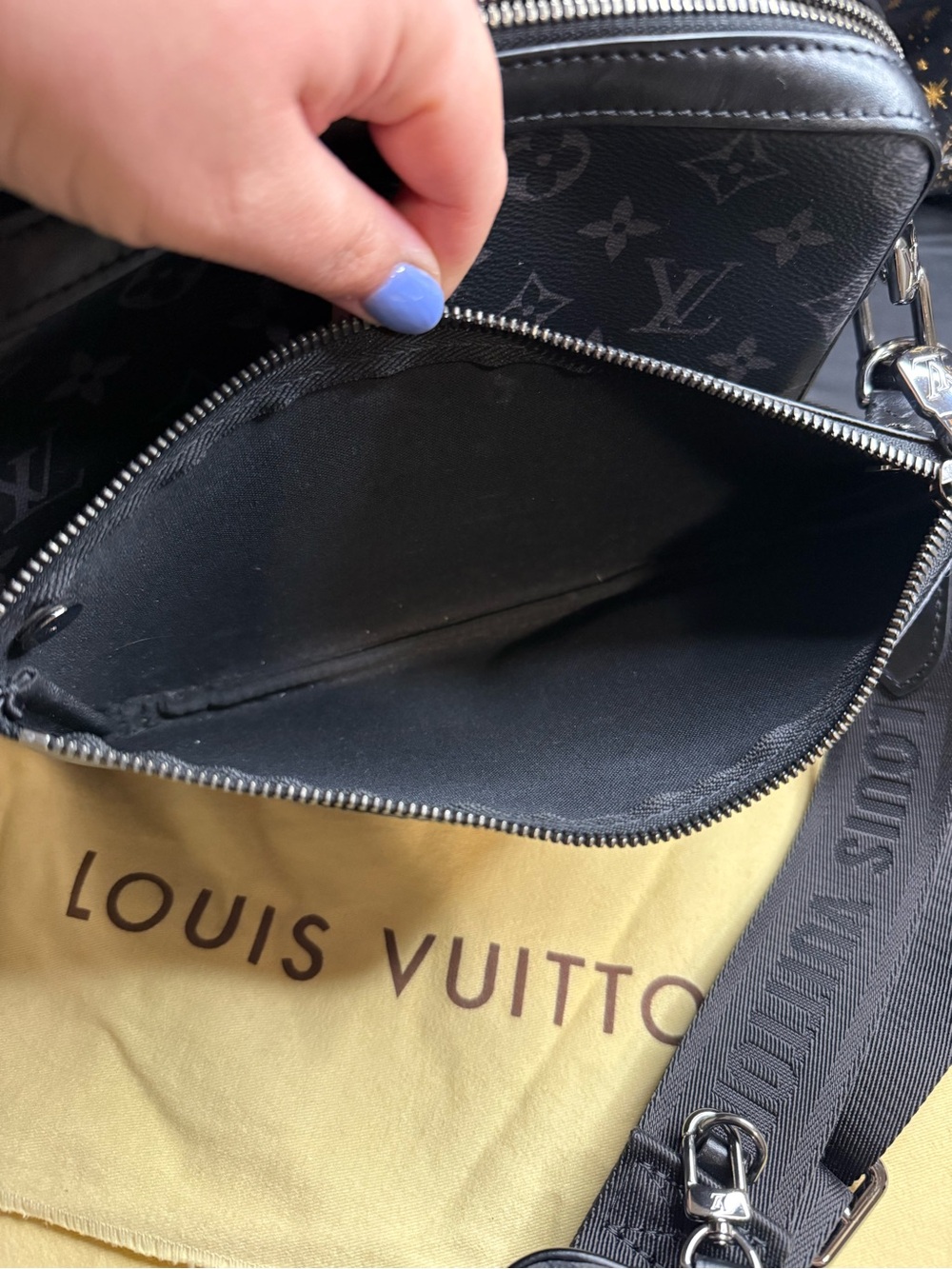 Louis Vuitton Reverse Monogram Eclipse Trio Messenger Bag - Picture 9 of 14